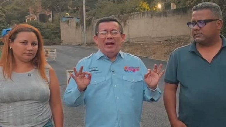 Cnel. José Manuel Suárez Maldonado me comprometí con las y los vecinos en asfaltar esta calle en el sector Agua Mineral de Quenepe +Video