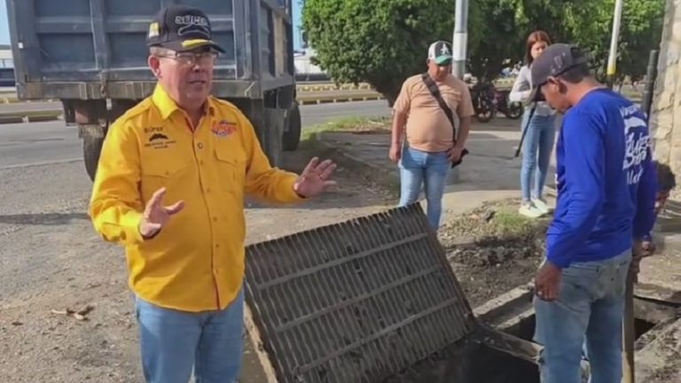 Cnel. José Manuel Suárez Maldonado estamos trabajando intensamente en la limpieza y mantenimiento del drenaje +Video