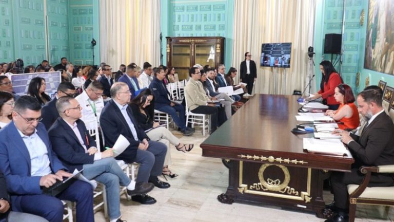 Ley de Aceleración de Trámites Administrativos busca destrabar el sistema burocrático