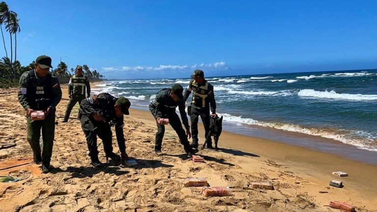 GNB Carabobo: 22 panelas de cocaína halladas en una playa