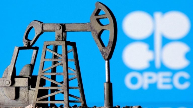 OPEP+ acuerda ligero aumento en producción de petróleo a partir de abril +Video