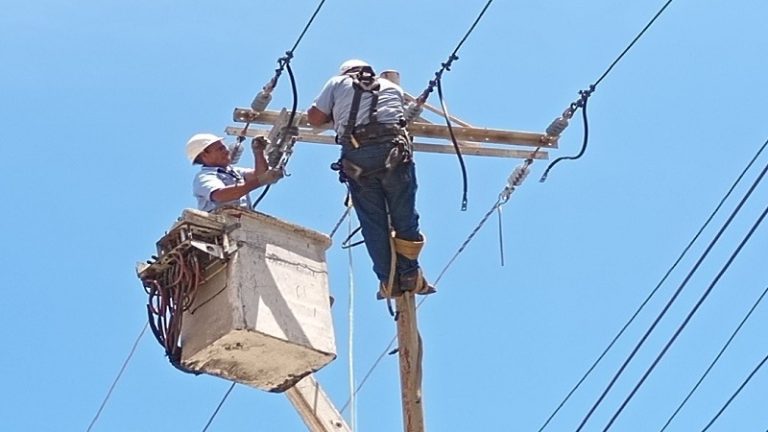CORPOELEC: Más de 15 mil habitantes beneficiados con mejoras eléctricas en Maiquetía
