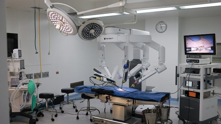 Delcy Rodríguez: Hospital Universitario de Caracas es dotado con equipos de última generación +Video y fotos