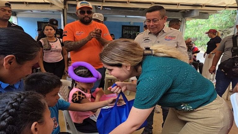 Cnel. José Manuel Suárez Maldonado: Jornada atención social, médica e integral en el sector Tigre Abajo en Carayaca +Videos