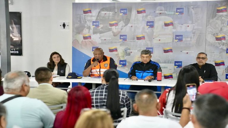 Instalan mesa de trabajo con equipo multidisciplinario para concienciar al gremio motorizado en Venezuela +Fotos